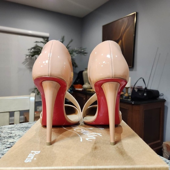 New Christian Louboutin Astrid Pump in Nude Patent Leather Size 39 100mm - Picture 6 of 12